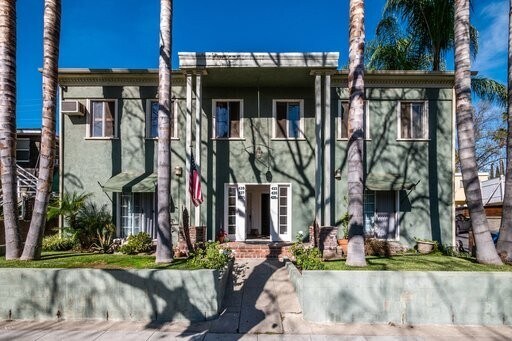Primary Photo - 435 W Riverside Dr