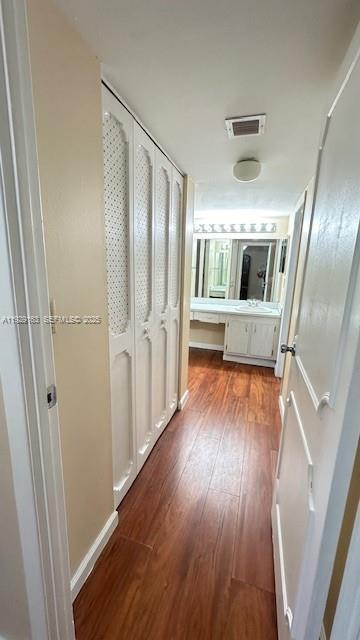 Building Photo - 3401 N Country Club Dr