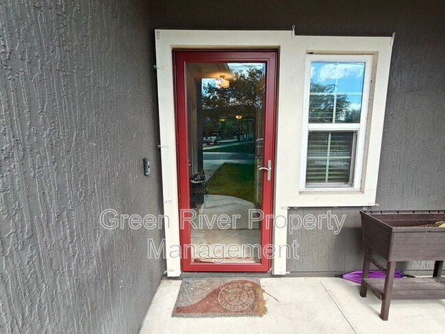 Building Photo - 3284 Chestnut Ridge Way