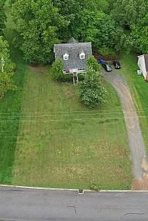 Building Photo - Charming Updated Home in White House with ...