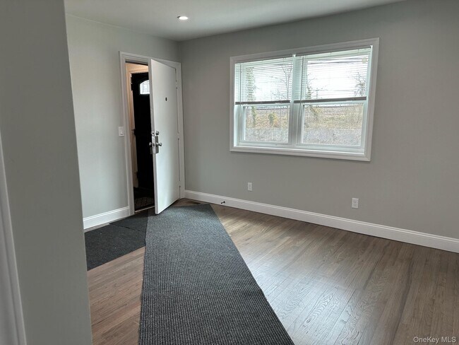 Foto del edificio - 99 N Railroad Ave