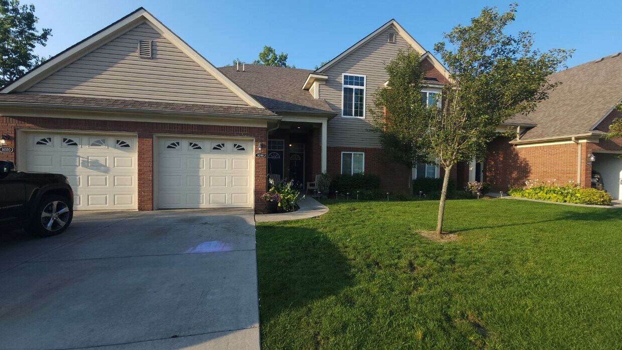 Primary Photo - 14350 Shadywood Dr