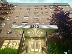 Building Photo - 3240 Riverdale Ave