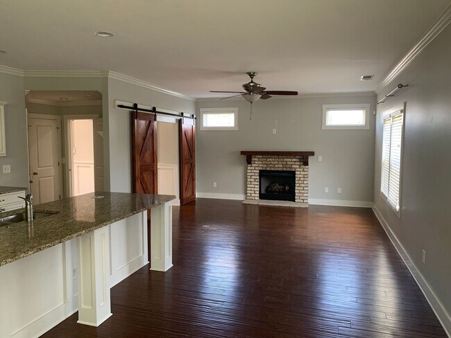 Foto del edificio - Well Maintained 3 Bedroom Home in The Pres...