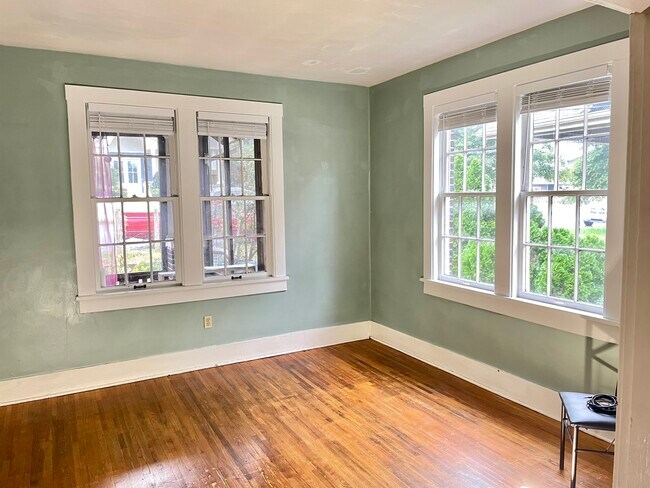 Living room - 2813 Sherbourne Ave