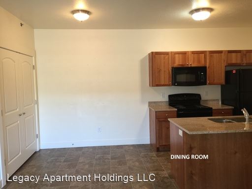 Building Photo - 1651 N 400 E
