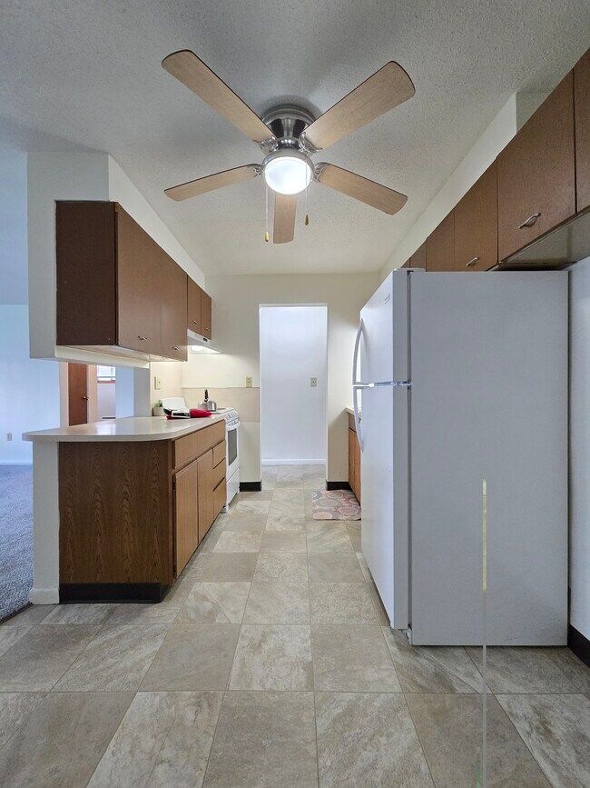 ¡Apartamento de 2 habitaciones disponible hoy por $859! - 502 13th St SE