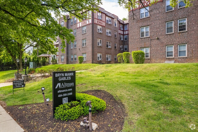 Building Photo - Bryn Mawr Gables