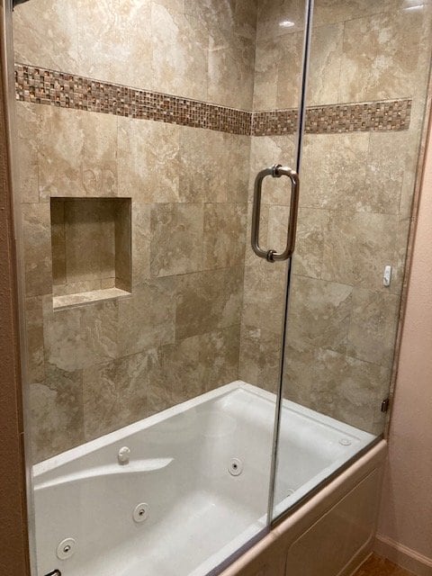 Building Photo - Beautiful, 2/2 condo in the prestigious Ma...