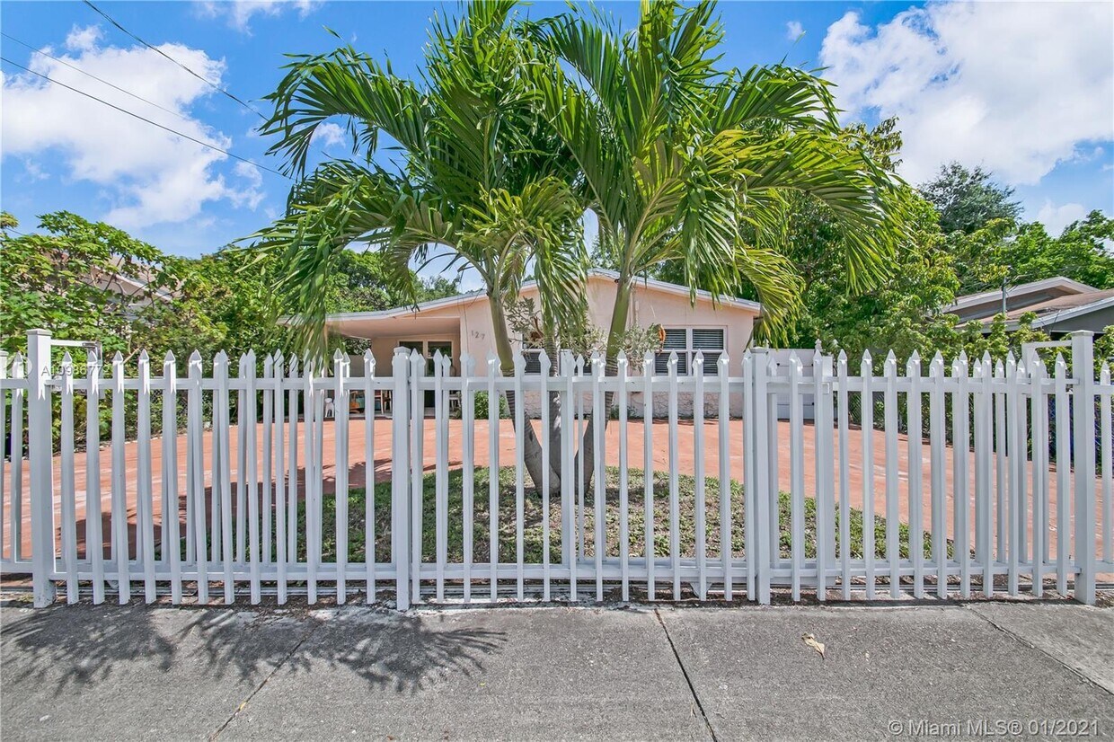 Primary Photo - 127 NW 41st St