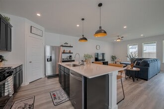 Building Photo - 3113 Crown Gate Dr