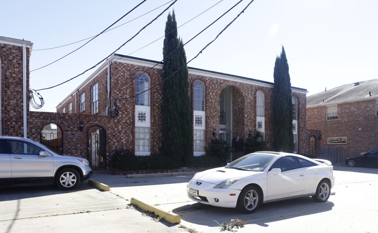 Primary Photo - 2229 Fleur De Lis Dr