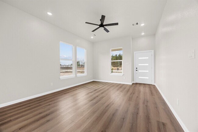 Building Photo - 11137 Rd 5503