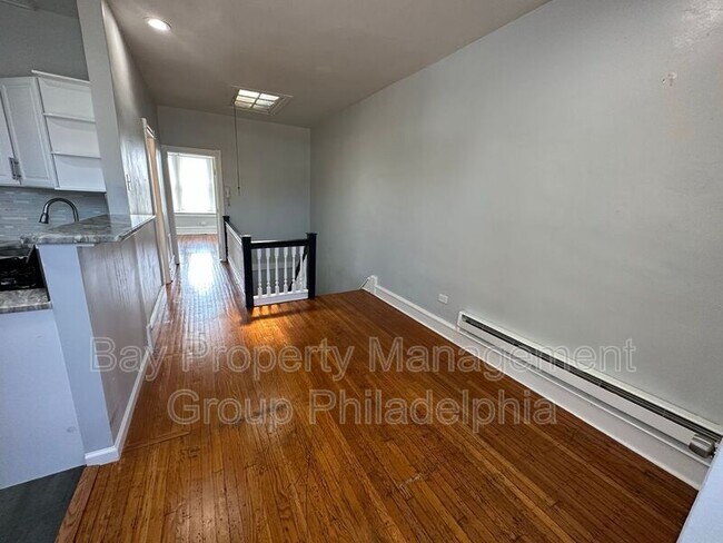 Foto del edificio - 439 E Walnut Ln