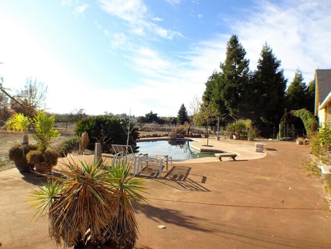 Building Photo - 3539 Rodgers Ave