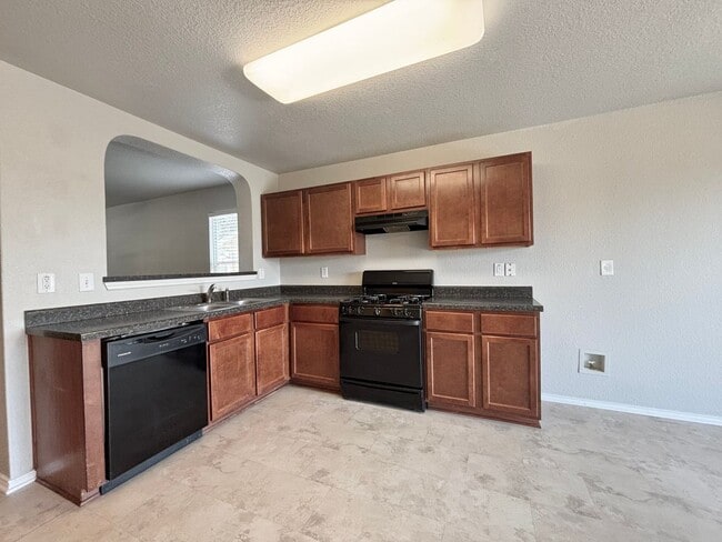 Foto del edificio - Amazing 4 Bedroom Home!