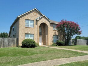 Building Photo - 1229 Tralee Ln
