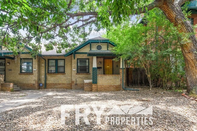 Building Photo - Cozy 1/2 Duplex in Congress Park
