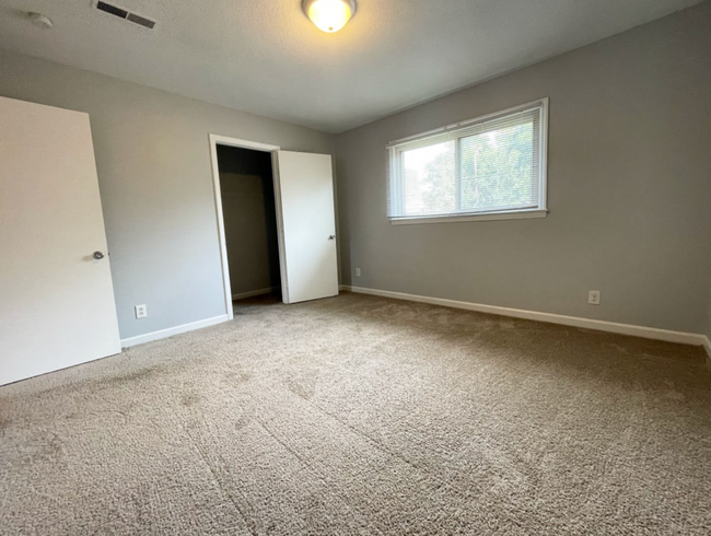 Building Photo - Spacious, affordable two bedroom townhouse...