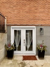 Building Photo - 8 Burk Crt