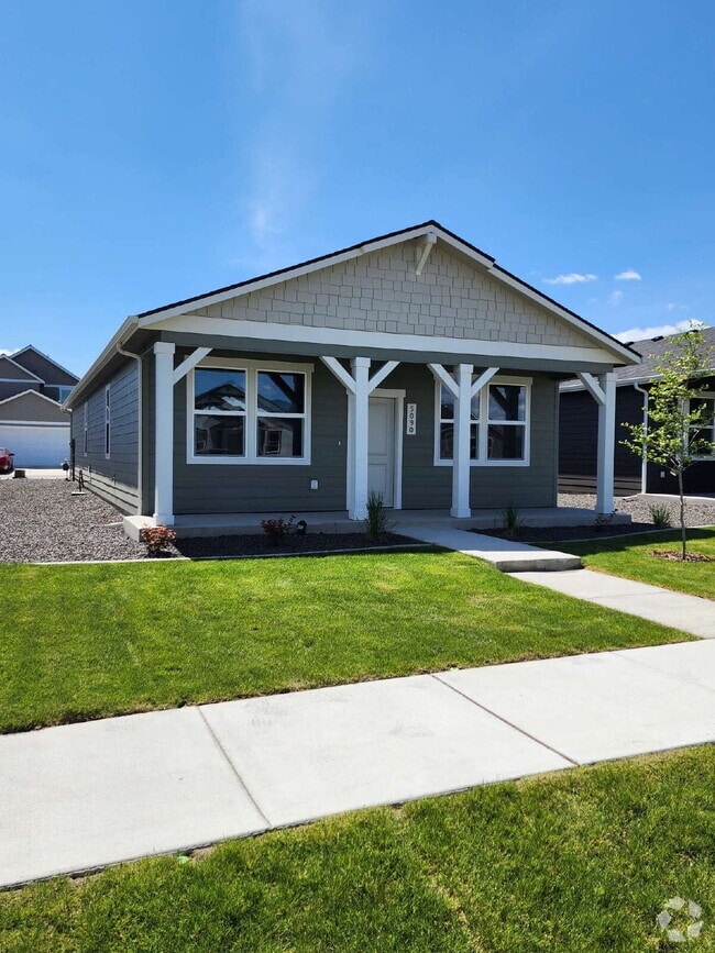 Building Photo - 5090 E Norma Ave