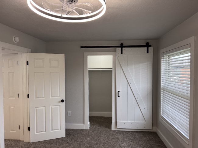 Foto del edificio - 412 Williams Ct