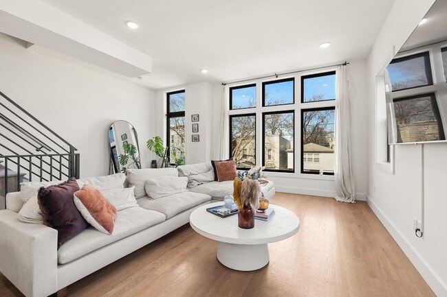 Photo - 121 Prospect St House