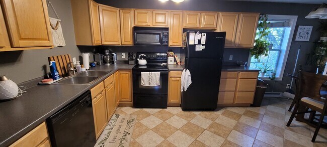 Building Photo - 3 Bedroom Single Floor House