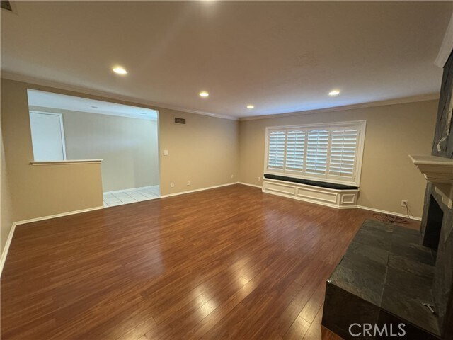 Foto del edificio - 5042 Briarhill Dr