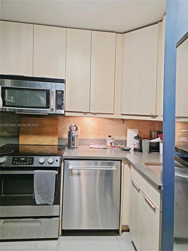 Building Photo - 800 West Ave