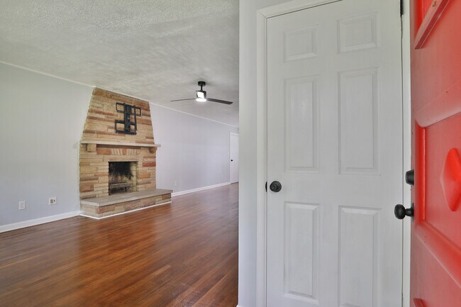 Foto del edificio - 4474 Starrett Rd