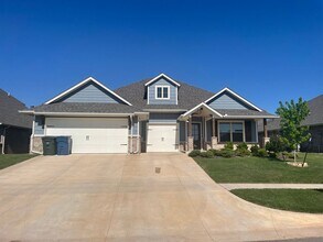 Building Photo - 2916 Cypress Springs Blvd