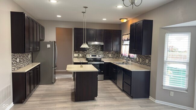 Foto del edificio - 2244 McGregor Ct