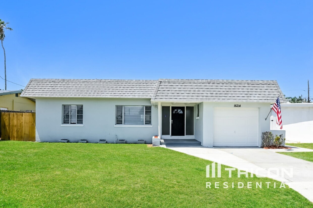 Foto principal - 16214 3rd St E