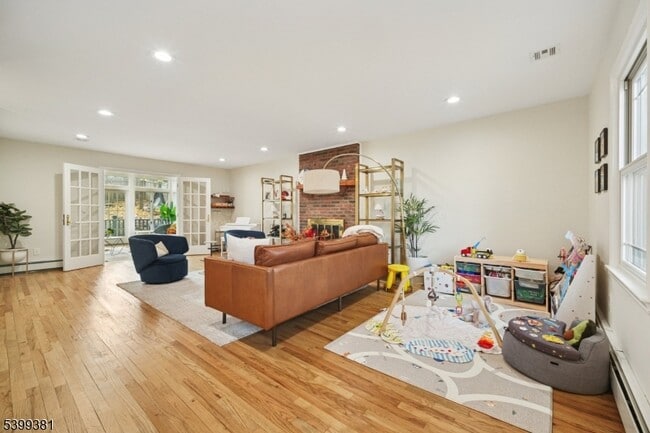 Foto del edificio - 17 Edison Dr