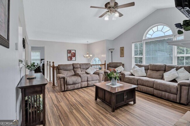 Building Photo - 271 Oak Glen Dr