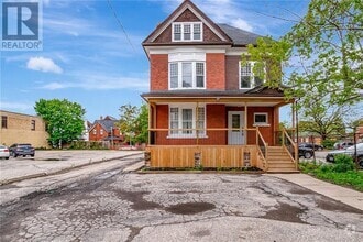 Building Photo - 18 Weber St W