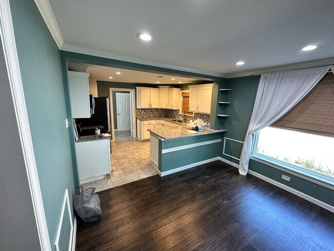 Foto del edificio - Make this Fairmount Showstopper Home!