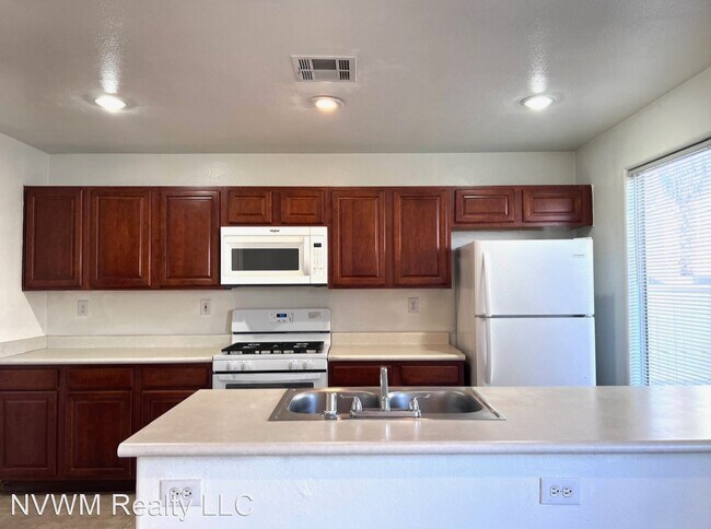Foto del edificio - 3 br, 2.5 bath House - 6062 St Petersburg Dr