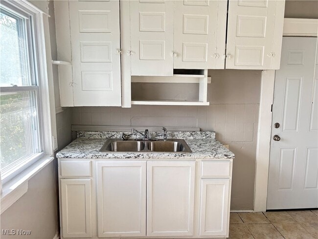 Foto del edificio - 1278 E 115th St