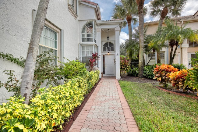Building Photo - 2070 Chagall Cir