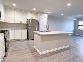 Building Photo - Centerpointe at Market