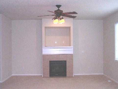 Building Photo - 3 Bedroom Home - Nice back yard -  no appl...