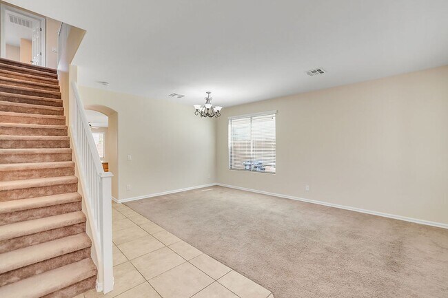 Building Photo - Great Queen Creek Location!