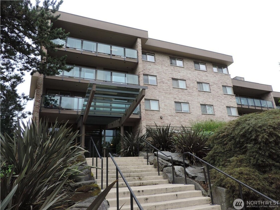 Foto principal - 1bd/1ba Bellevue Condo