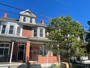 Building Photo - 410 4th Ave