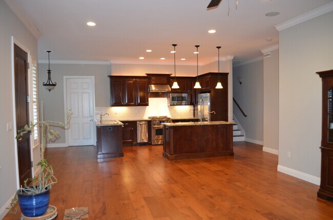 Foto del edificio - 2111 Deer Valley Rd