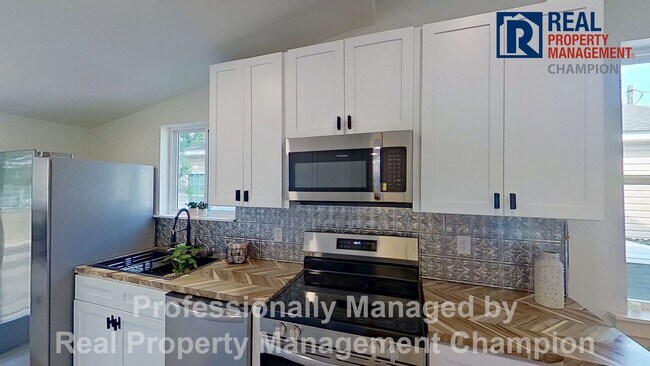 Foto del edificio - Freshly Renovated Minutes to downtown Wilmington dining, with off-street parking