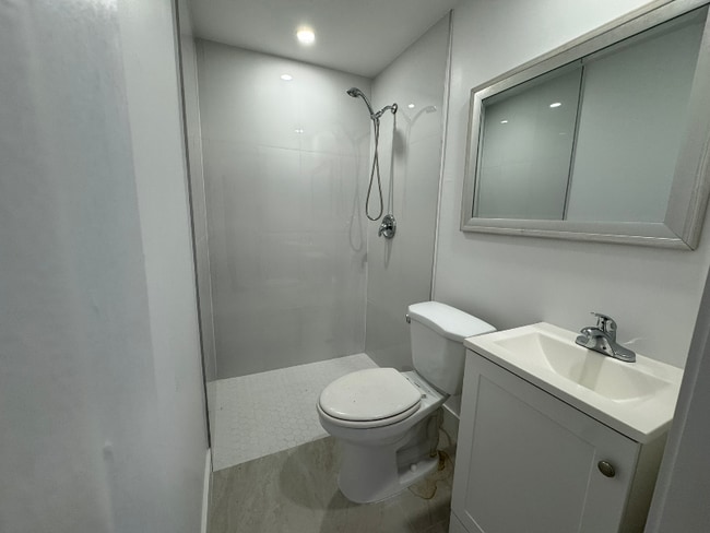 Foto del edificio - 4471 SW 1st St