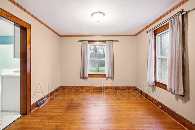 Building Photo - 6337 Freedom Dr